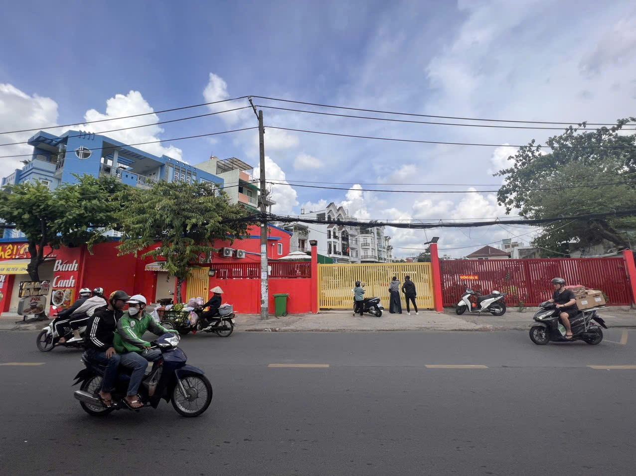 Giảm 100 tỷ, bán đất góc 2MT Phan Huy Ích, P.15, TB, DT: 34x80m, CN: 2057m2. Giá: 219 tỷ - Ảnh 1